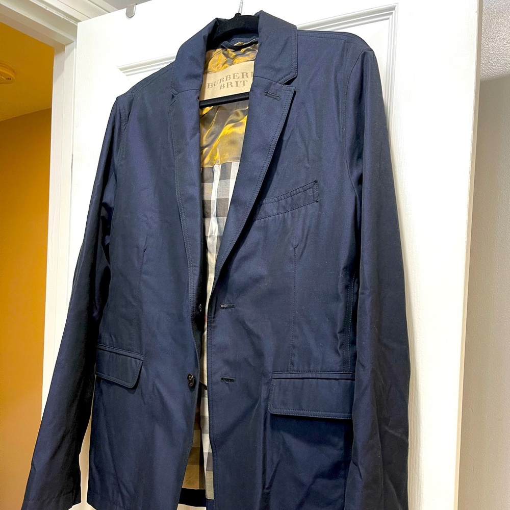 Men’s casual Burberry jacket. Size large.
